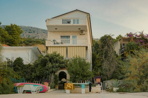 L'art dans les hôtels : Comment ils attirent une clientèle culturellement affinée